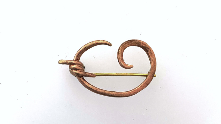 Barbed Wire Lapel Pin – Bronze